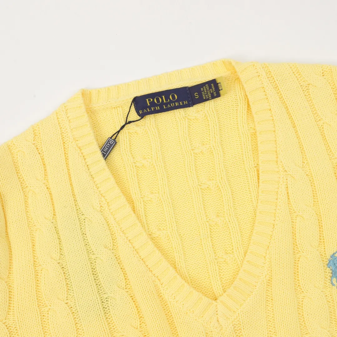🅿️480 Ralph Lauren 25FW small label knitted sweetheart neck sweater Ralph Lauren (RALPH LAUREN) is the "American classic" brand in the fashion industry. Founded by Mr. Ralph Lauren in 1968, it is a high-end fashion brand with a strong American flavor. The styles are highly stylized and should be regarded as the clothing brand that best represents American culture (this can be seen from the fact that the uniforms of the US team in many Olympic Games have been provided by Ralph Lauren). Size: S-L